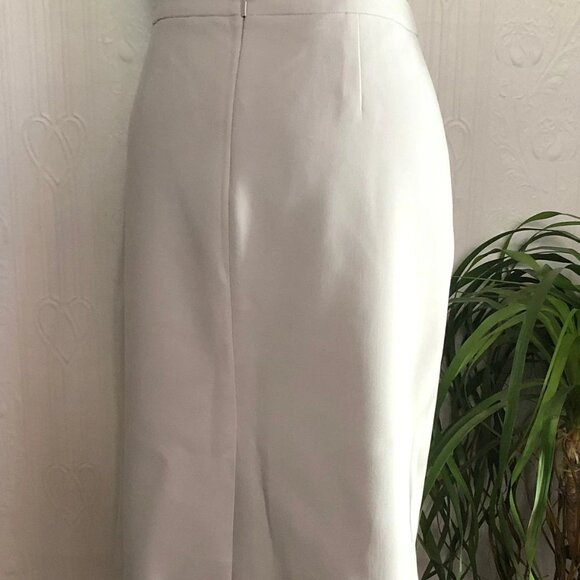 New without tags - Hugo Boss pearl grey pencil skirt, size 12 US - Picture 3 of 4